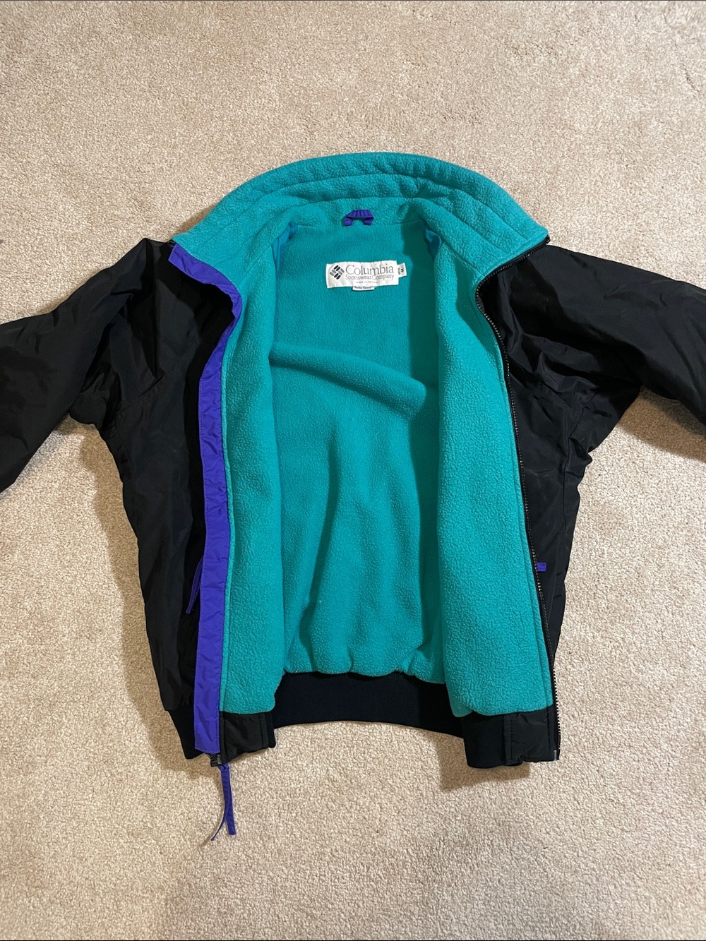 Vintage Columbia Jacket with Teal Fleece Lining and Purple Accents - Picture 6 of 7